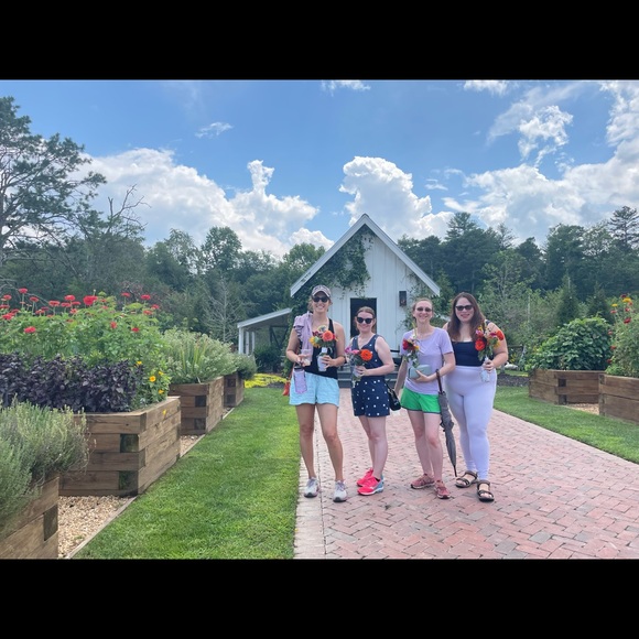 Meet your Posher, Jaime - Picture 16 of 16